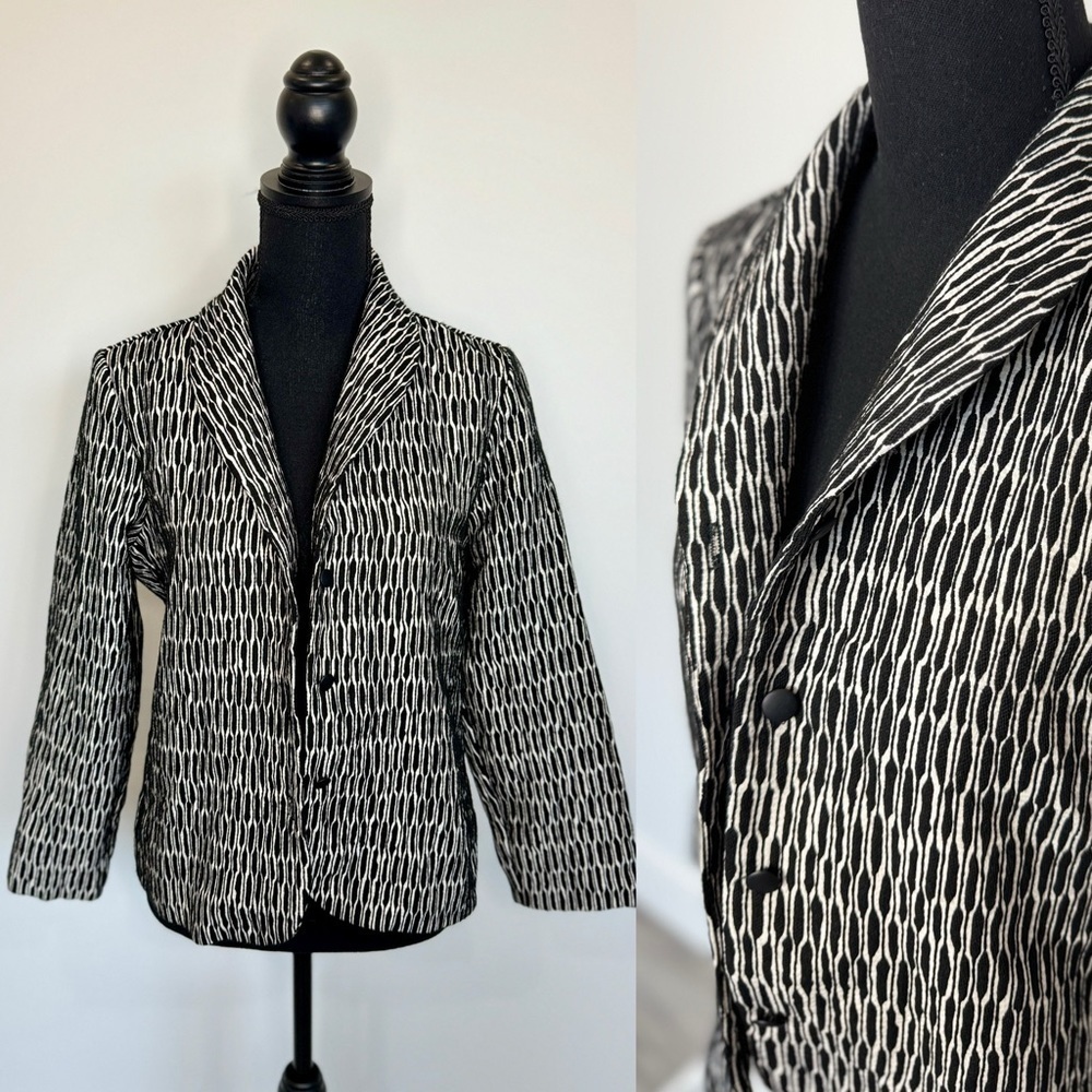 Deborah Parker Black and White Button Up Blazer (Medium)